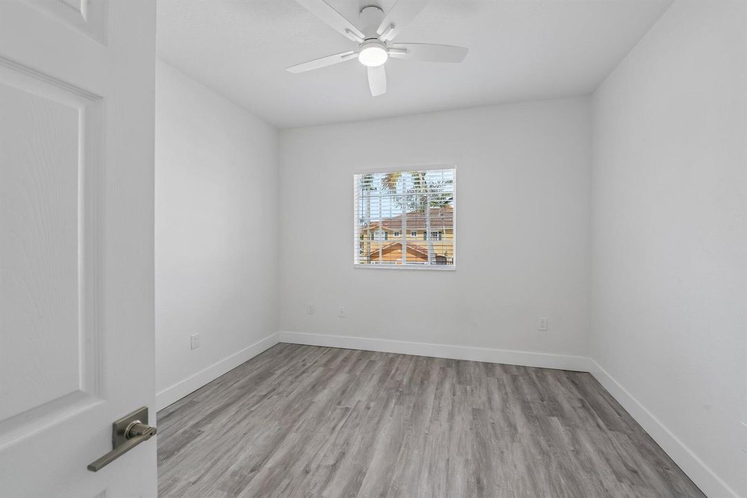 26-web-or-mls-Saint Tropez Ln-S1706-026