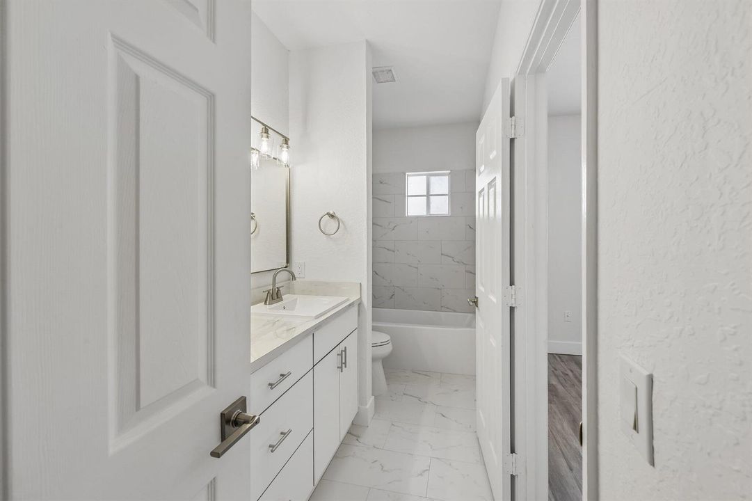 22-web-or-mls-Saint Tropez Ln-S1706-022