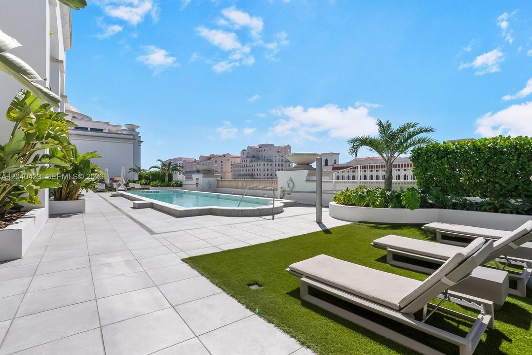 For Sale: $2,700,000 (3 beds, 3 baths, 2504 Square Feet)