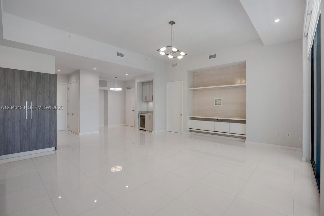 For Sale: $2,700,000 (3 beds, 3 baths, 2504 Square Feet)