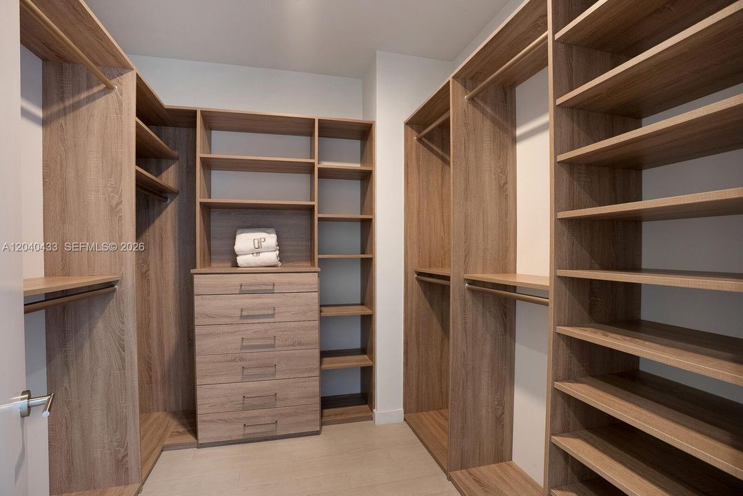 For Sale: $2,700,000 (3 beds, 3 baths, 2504 Square Feet)