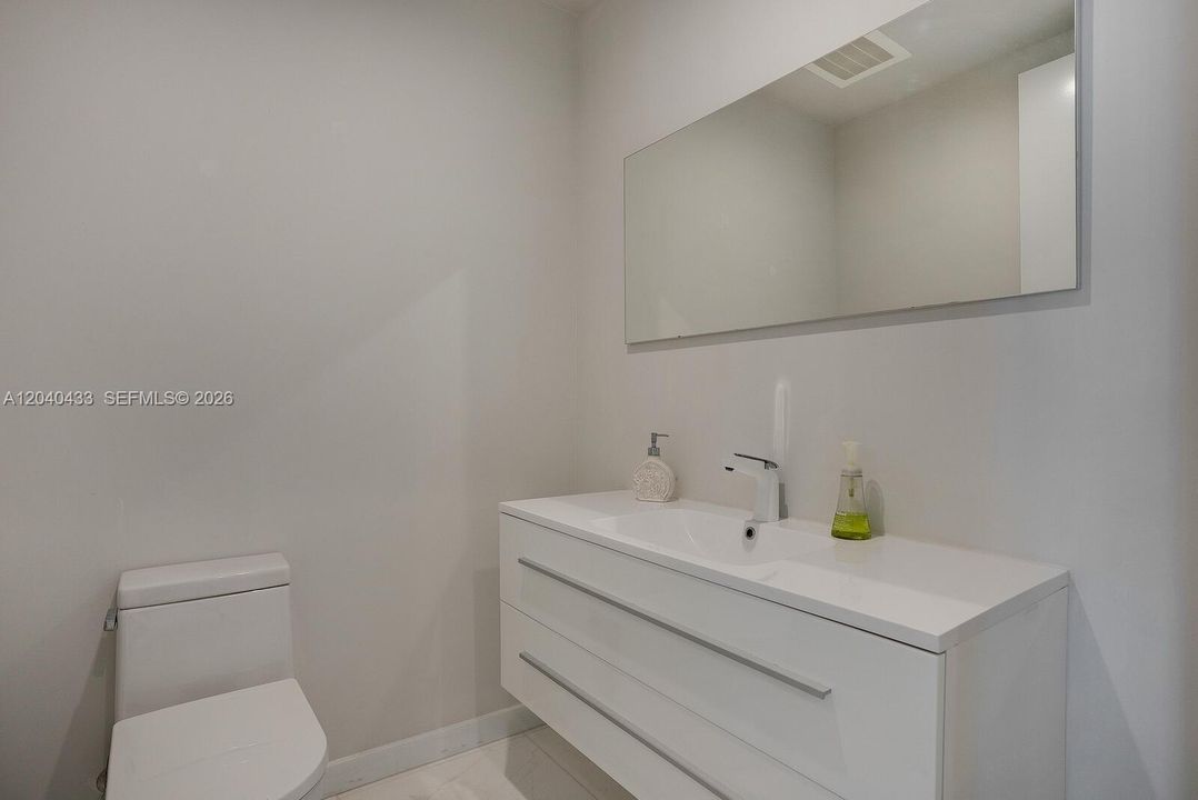 For Sale: $2,700,000 (3 beds, 3 baths, 2504 Square Feet)