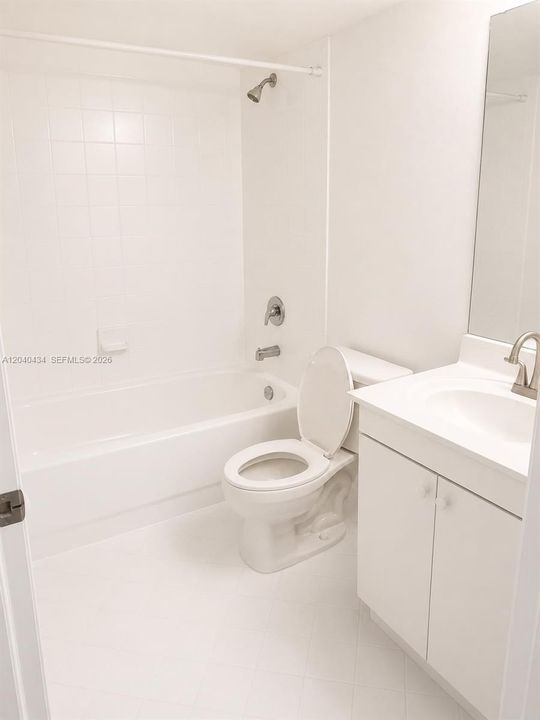 For Rent: $2,300 (3 beds, 2 baths, 1099 Square Feet)