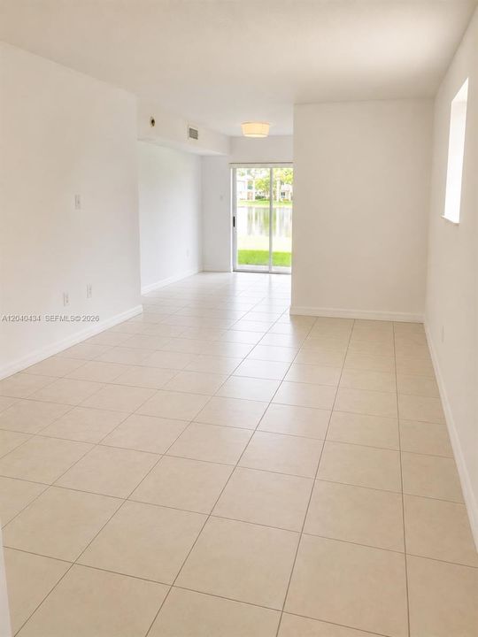 For Rent: $2,300 (3 beds, 2 baths, 1099 Square Feet)