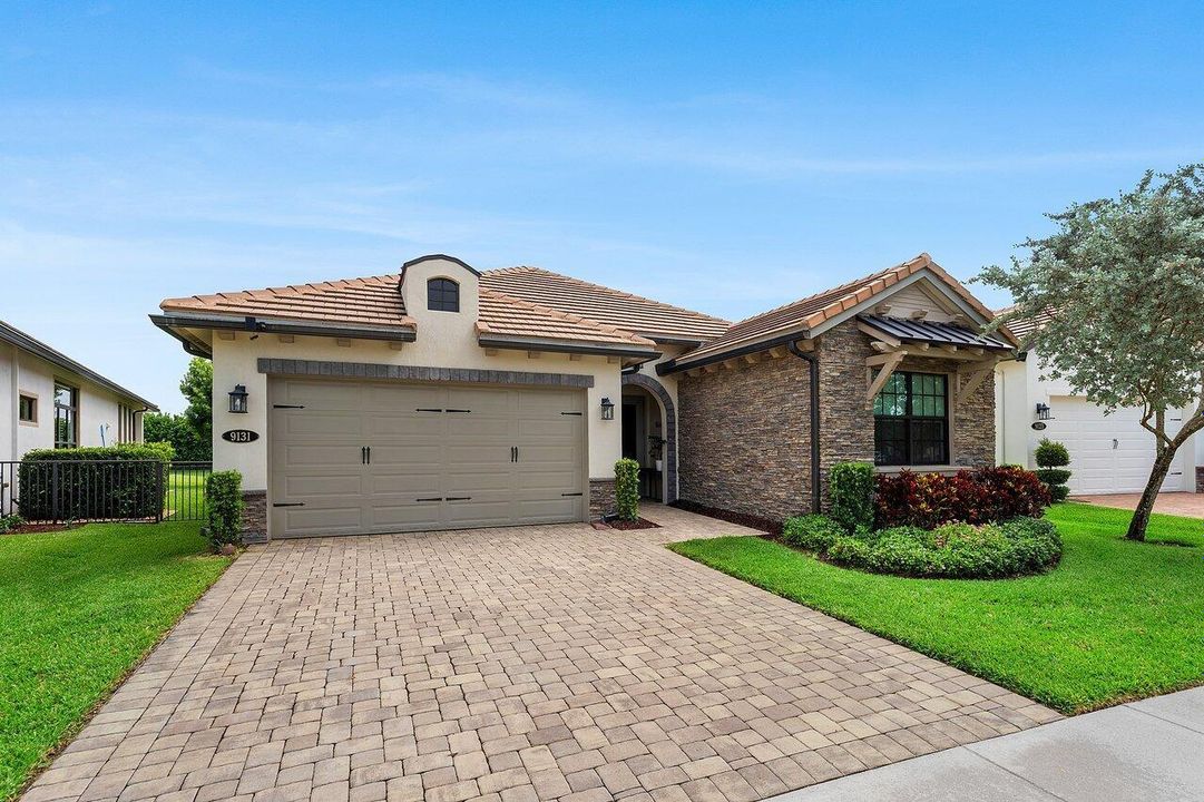 003-9131GrandPrixLane-BoyntonBeach-FL-33