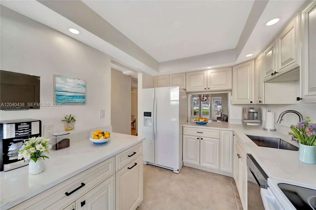 En Venta: $309,900 (2 camas, 2 baños, 1100 Pies cuadrados)