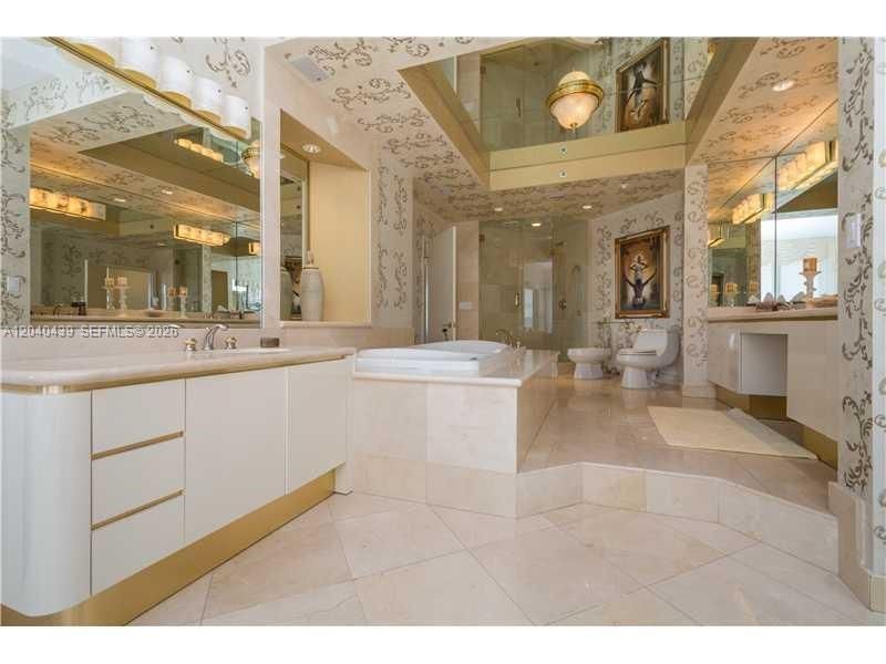 For Rent: $25,000 (4 beds, 4 baths, 4500 Square Feet)