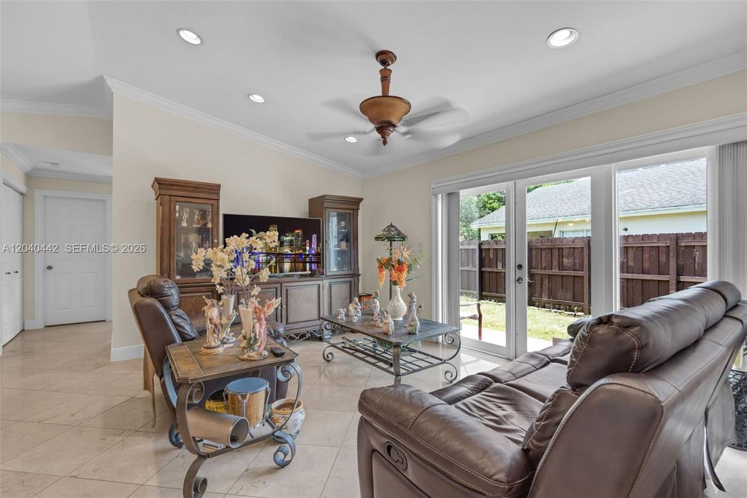 Recently Sold: $649,990 (3 beds, 2 baths, 1444 Square Feet)