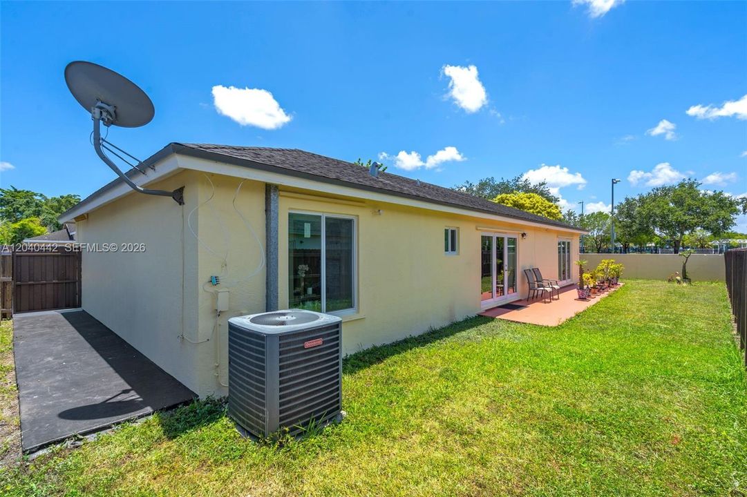 Recently Sold: $649,990 (3 beds, 2 baths, 1444 Square Feet)