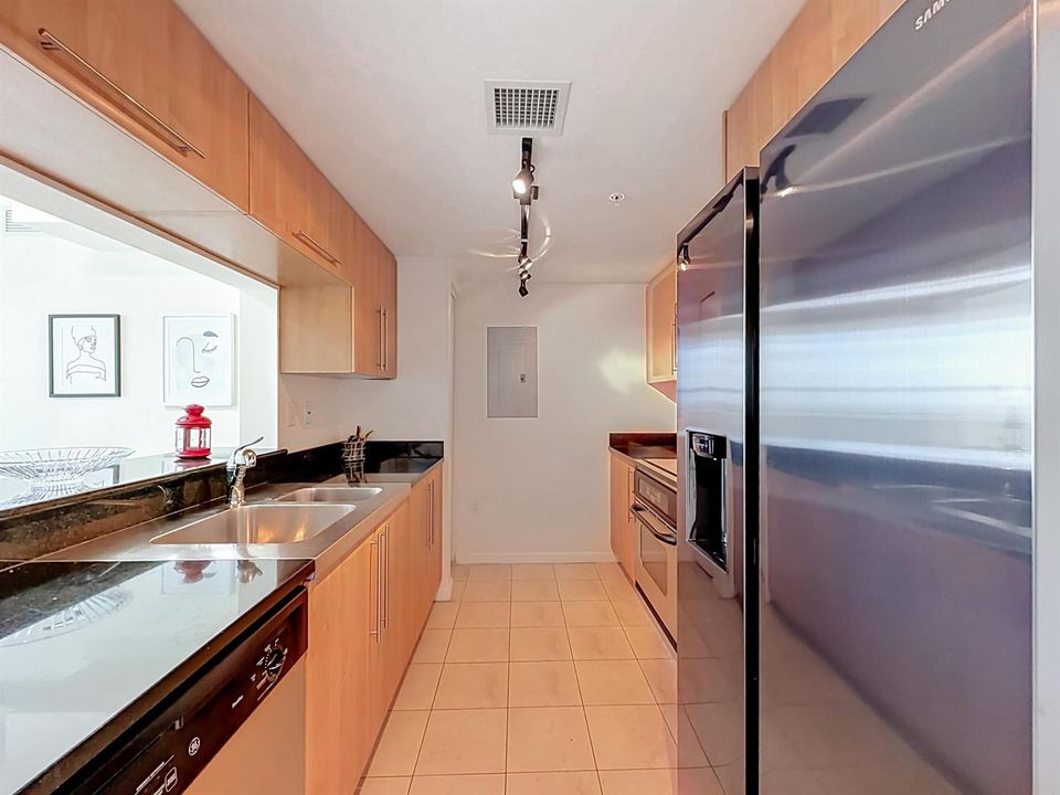 610 W Las Olas Boulevard #1819-17