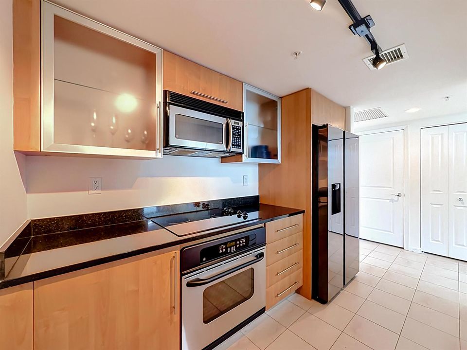 610 W Las Olas Boulevard #1819-21