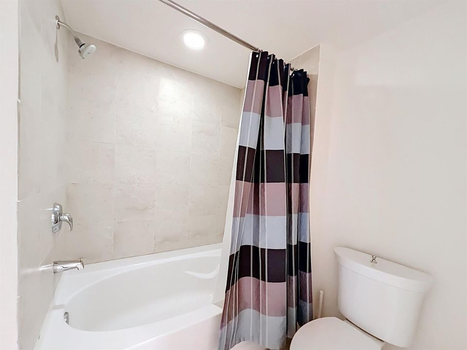 610 W Las Olas Boulevard #1819-64