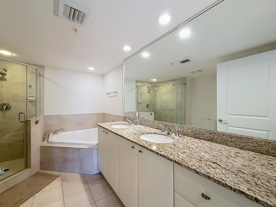 610 W Las Olas Boulevard #1819-42