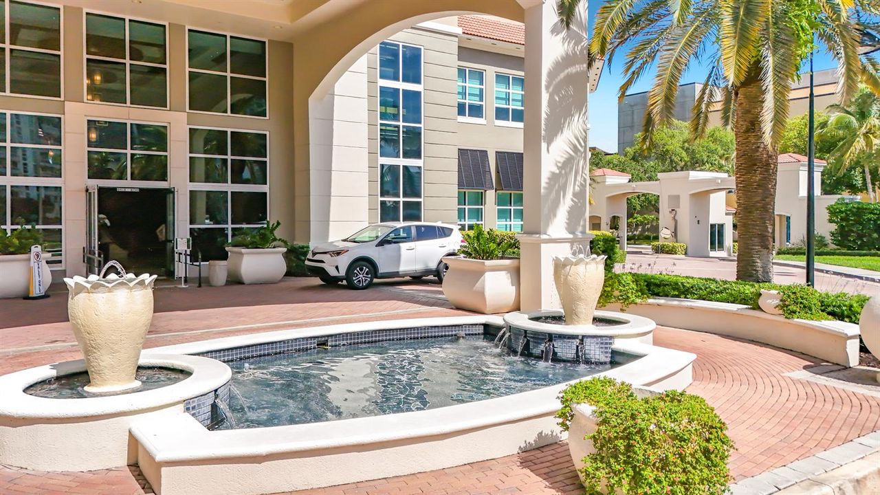 610 W Las Olas Boulevard #1819-8