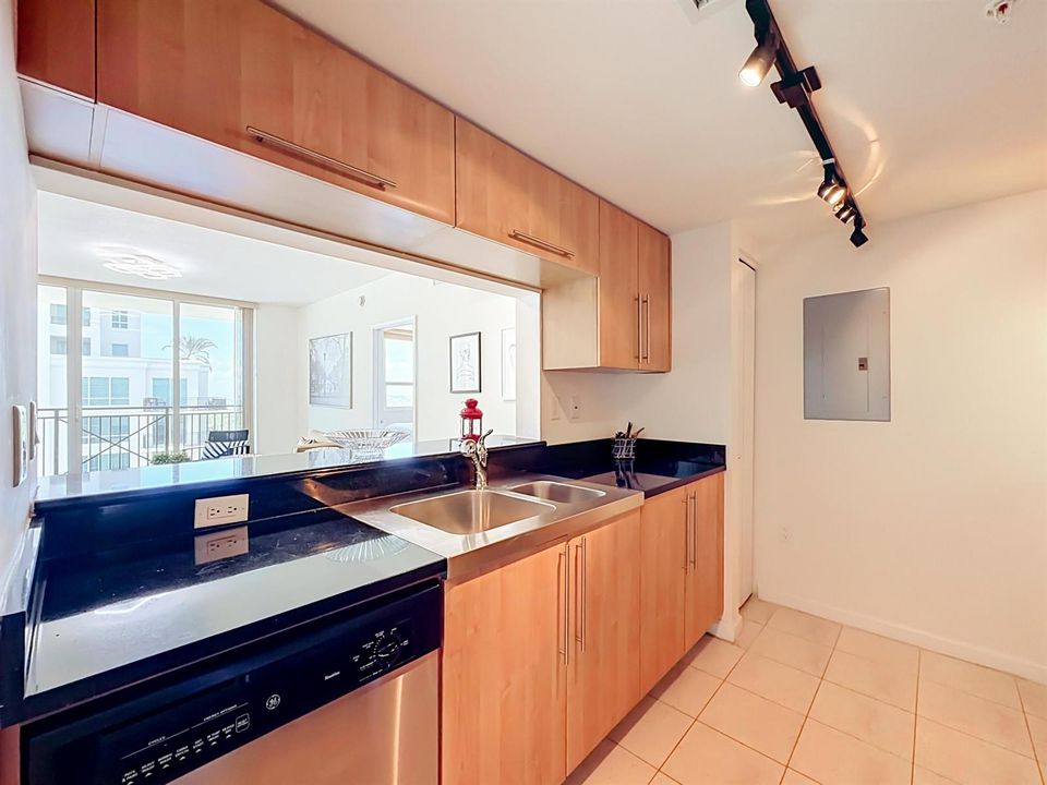 610 W Las Olas Boulevard #1819-18