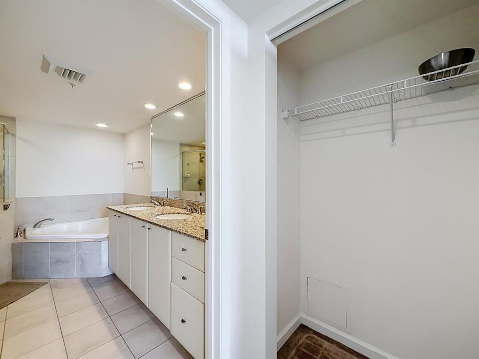 610 W Las Olas Boulevard #1819-41