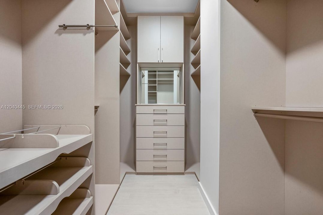 For Rent: $15,000 (3 beds, 3 baths, 2504 Square Feet)