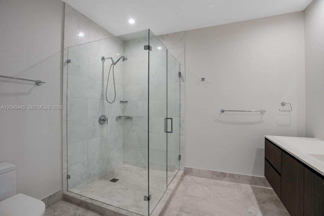 For Rent: $15,000 (3 beds, 3 baths, 2504 Square Feet)