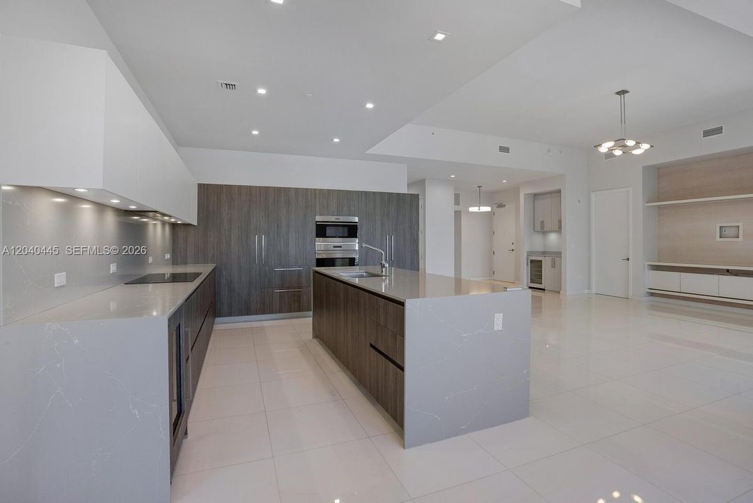 For Rent: $15,000 (3 beds, 3 baths, 2504 Square Feet)