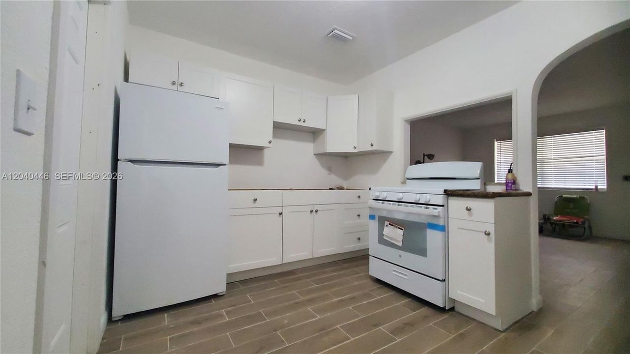 В аренду: $2,000 (2 спален, 2 ванн, 1760 Квадратных фут)