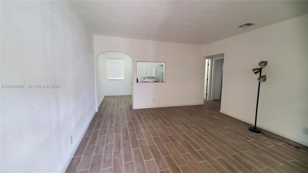 В аренду: $2,000 (2 спален, 2 ванн, 1760 Квадратных фут)