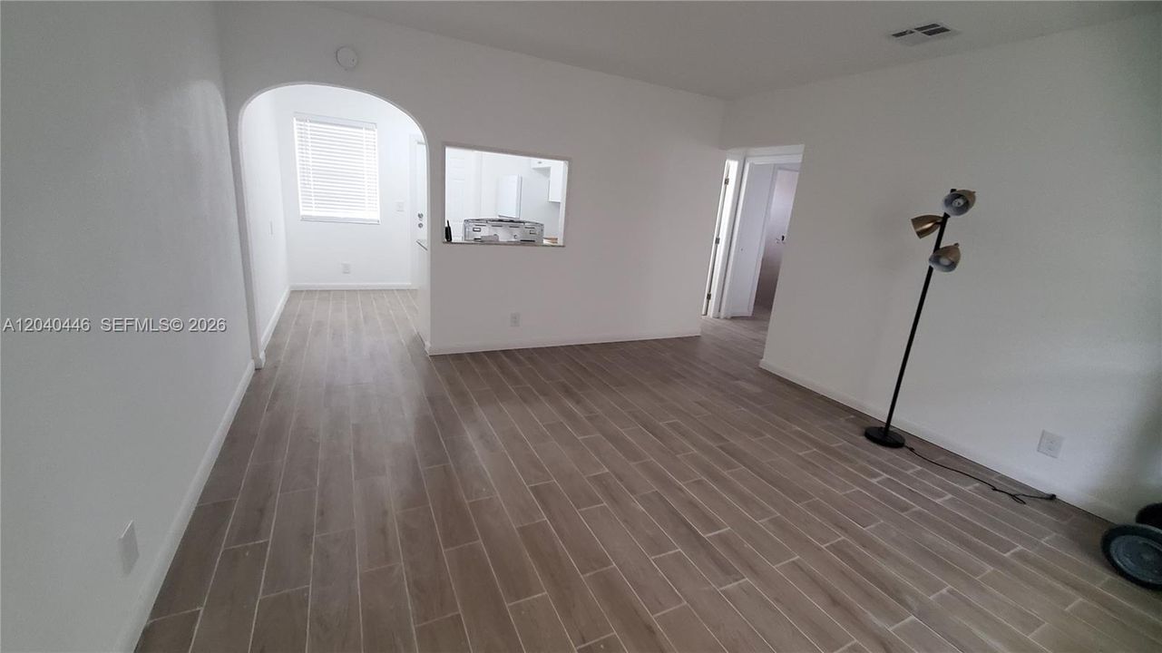 В аренду: $2,000 (2 спален, 2 ванн, 1760 Квадратных фут)