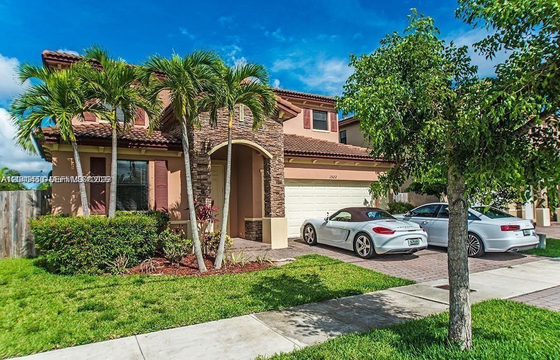 For Rent: $4,850 (5 beds, 3 baths, 2589 Square Feet)