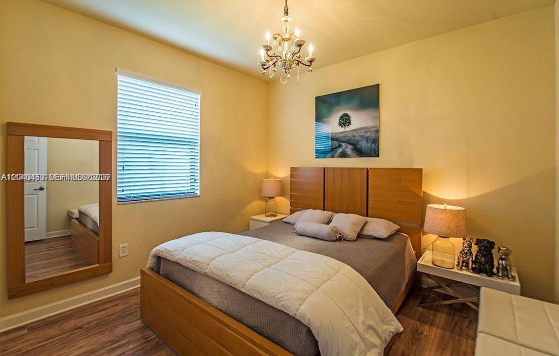 For Rent: $4,850 (5 beds, 3 baths, 2589 Square Feet)