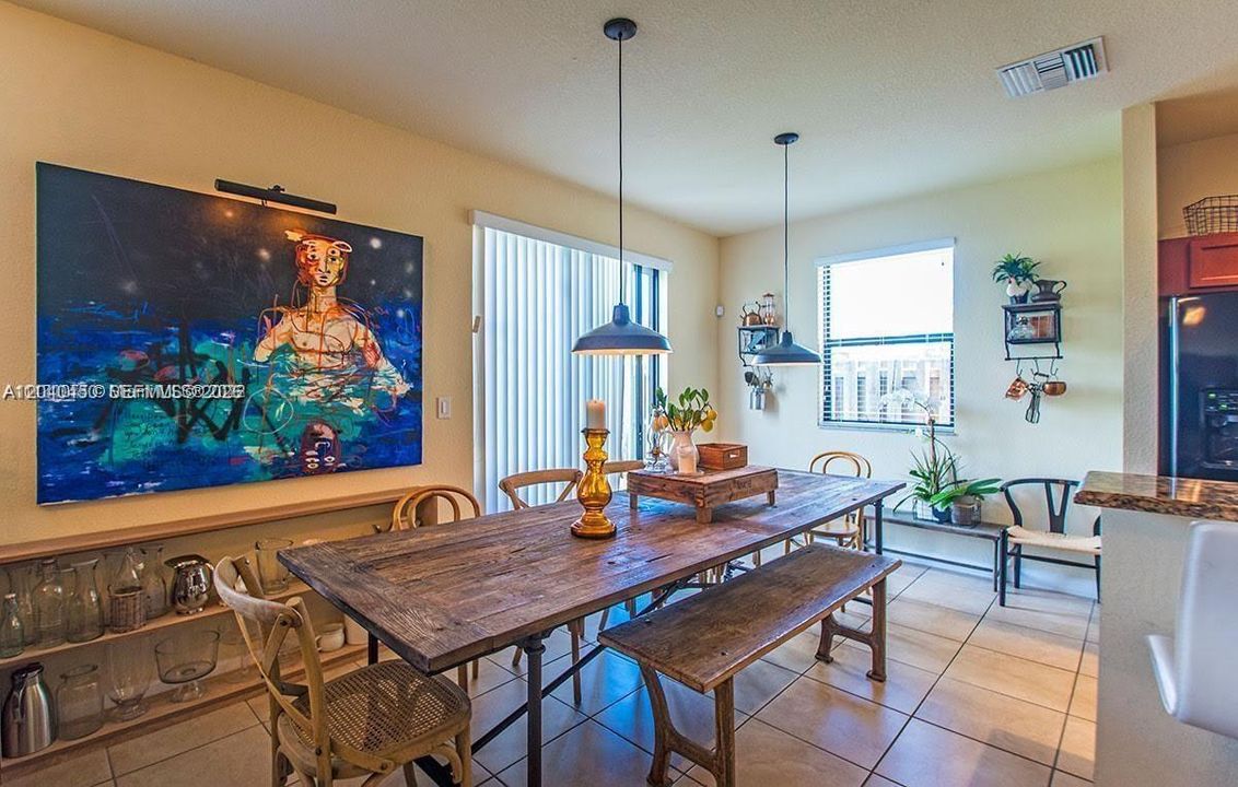 For Rent: $4,850 (5 beds, 3 baths, 2589 Square Feet)
