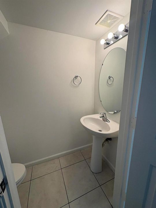1/2 bathroom