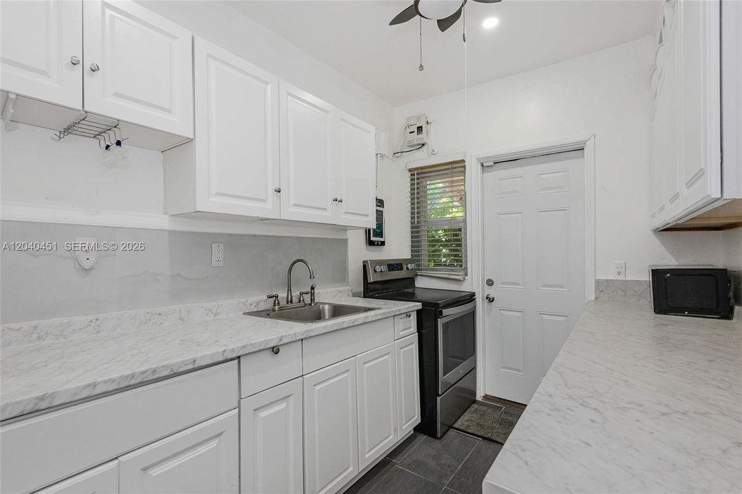 For Sale: $679,000 (0 beds, 0 baths, 1762 Square Feet)