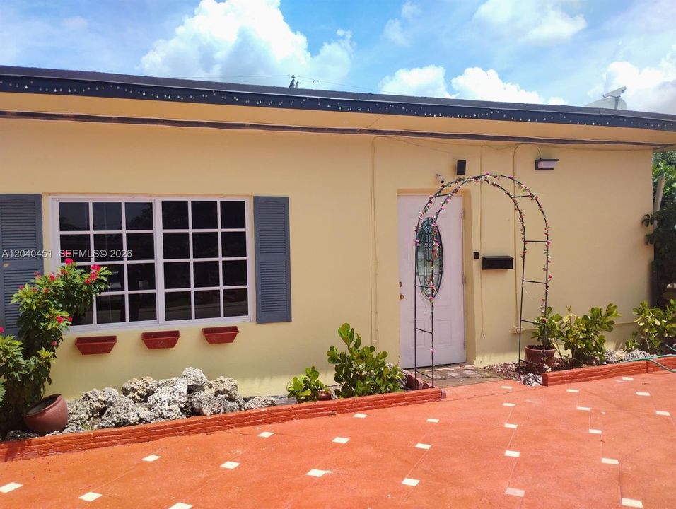 For Sale: $679,000 (0 beds, 0 baths, 1762 Square Feet)