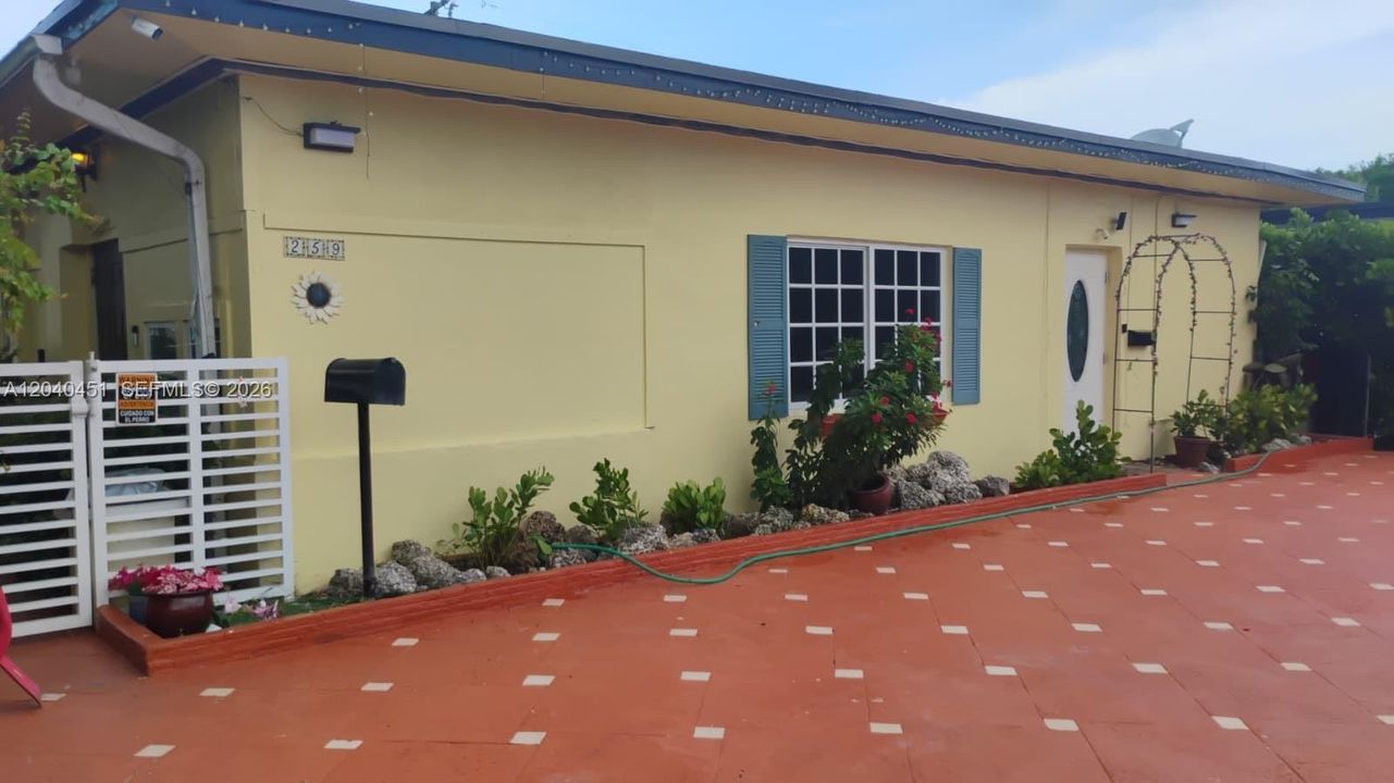 For Sale: $679,000 (0 beds, 0 baths, 1762 Square Feet)