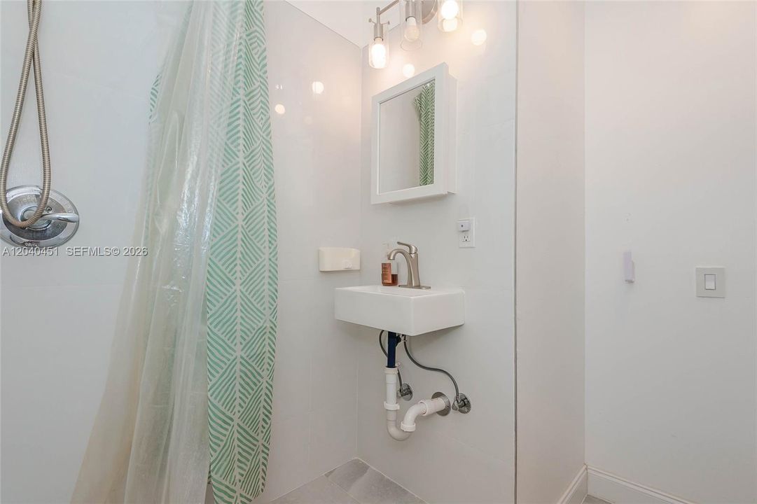 For Sale: $679,000 (0 beds, 0 baths, 1762 Square Feet)