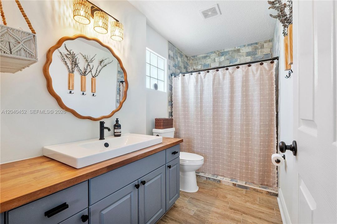 For Sale: $525,000 (3 beds, 2 baths, 1422 Square Feet)