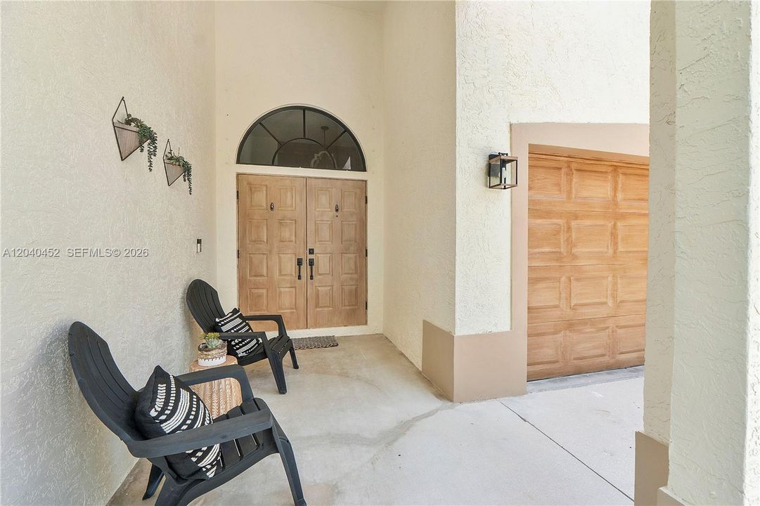 For Sale: $525,000 (3 beds, 2 baths, 1422 Square Feet)