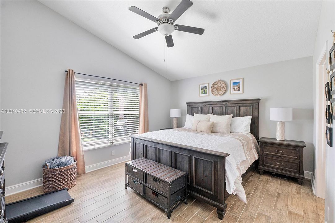 For Sale: $525,000 (3 beds, 2 baths, 1422 Square Feet)