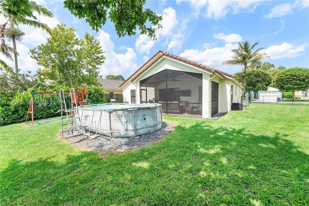 For Sale: $525,000 (3 beds, 2 baths, 1422 Square Feet)
