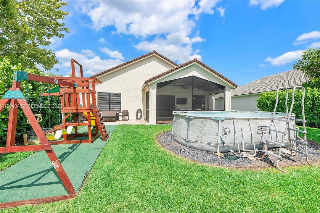For Sale: $525,000 (3 beds, 2 baths, 1422 Square Feet)