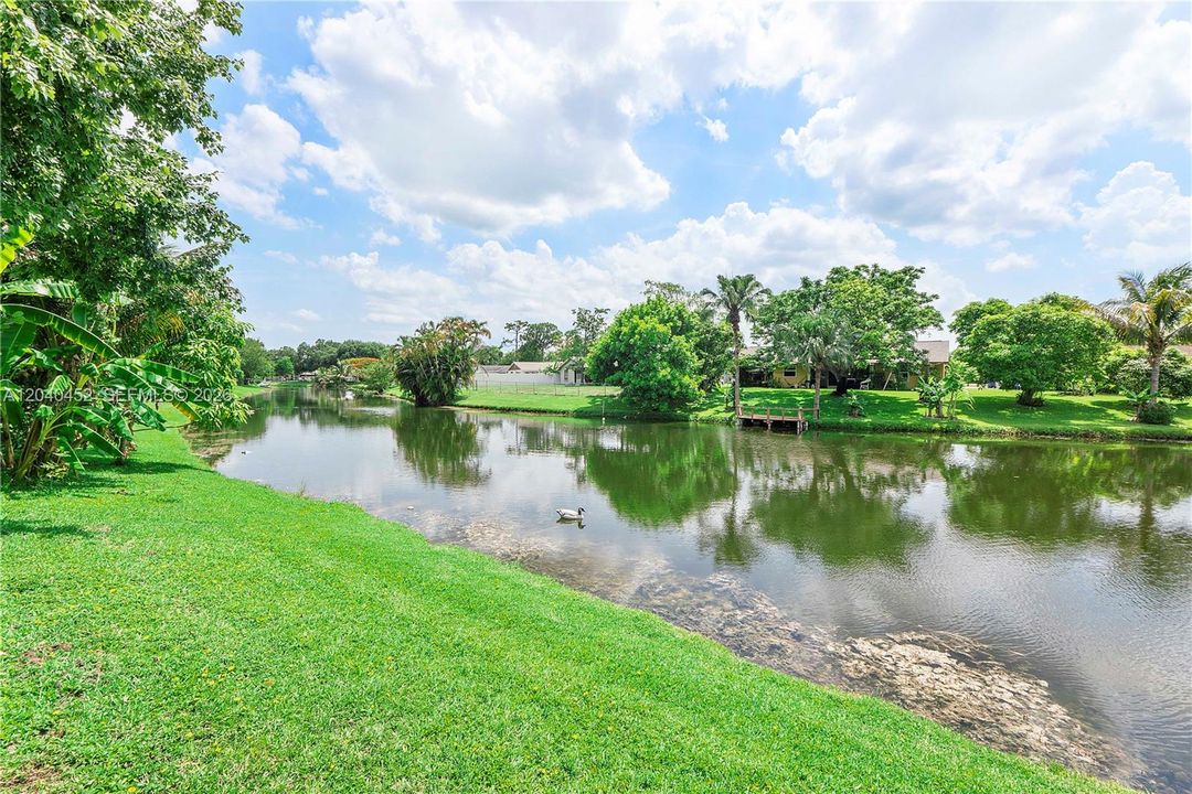 For Sale: $525,000 (3 beds, 2 baths, 1422 Square Feet)