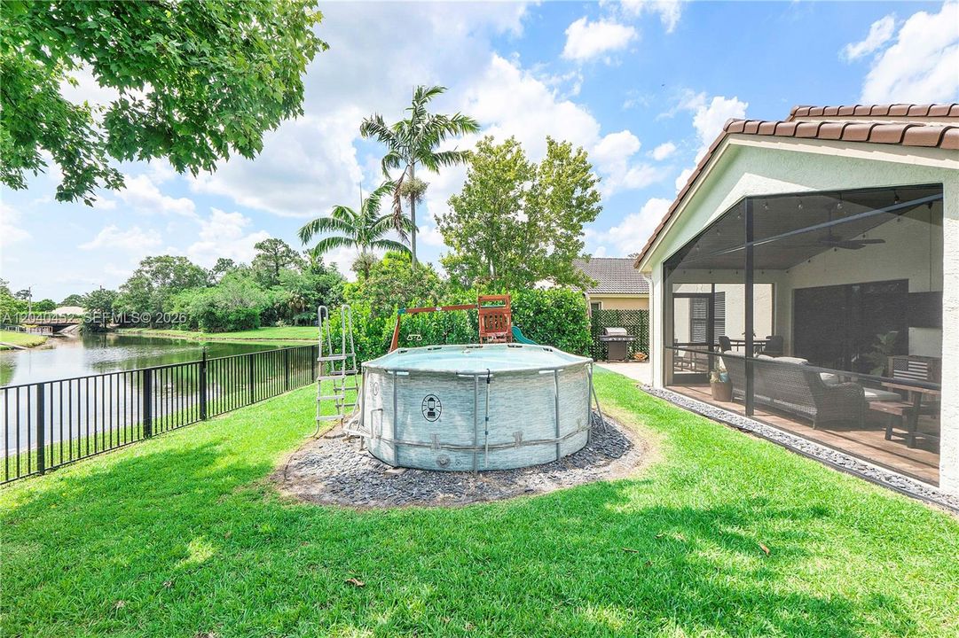 For Sale: $525,000 (3 beds, 2 baths, 1422 Square Feet)