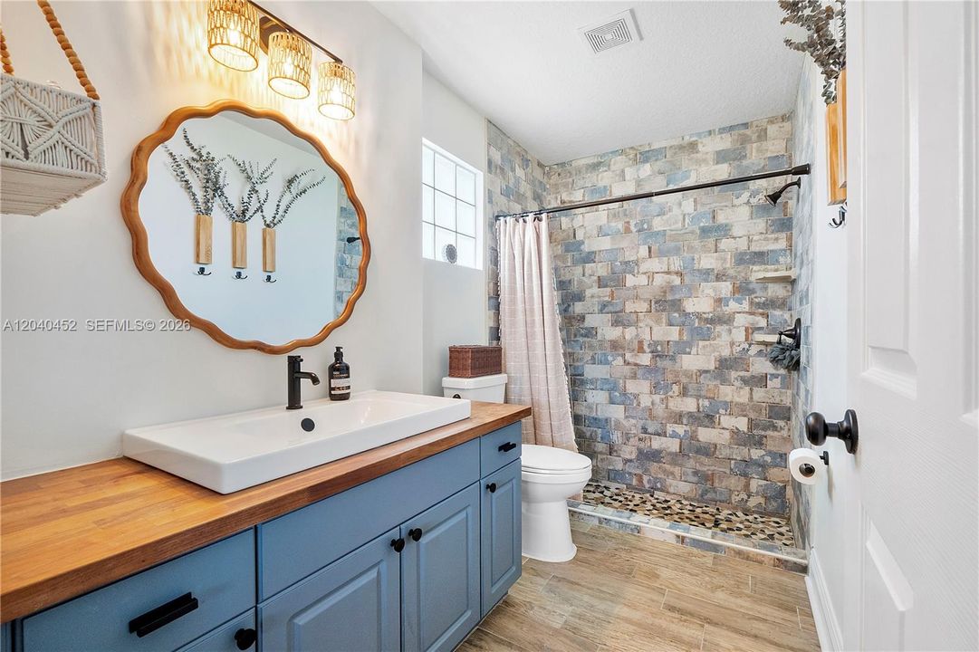 For Sale: $525,000 (3 beds, 2 baths, 1422 Square Feet)