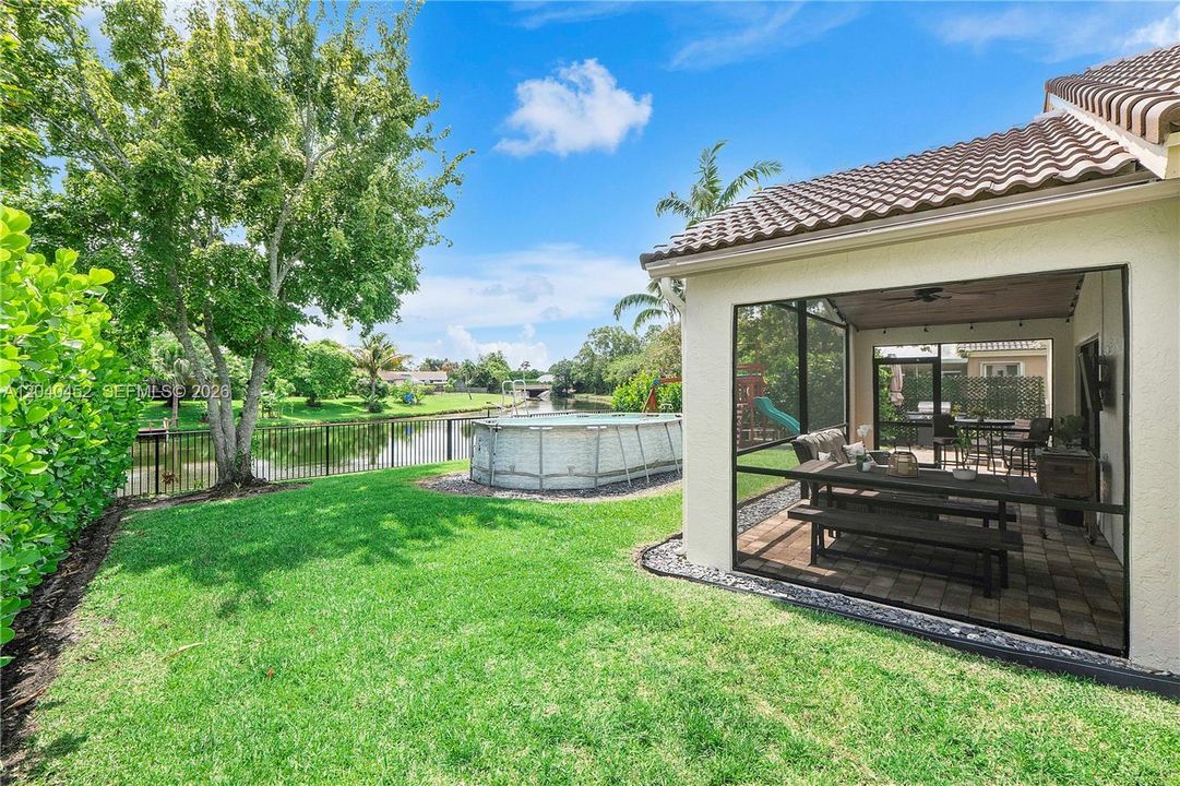 For Sale: $525,000 (3 beds, 2 baths, 1422 Square Feet)