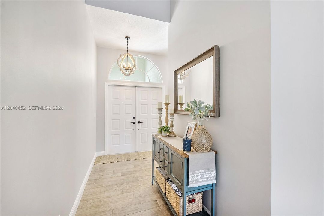 For Sale: $525,000 (3 beds, 2 baths, 1422 Square Feet)