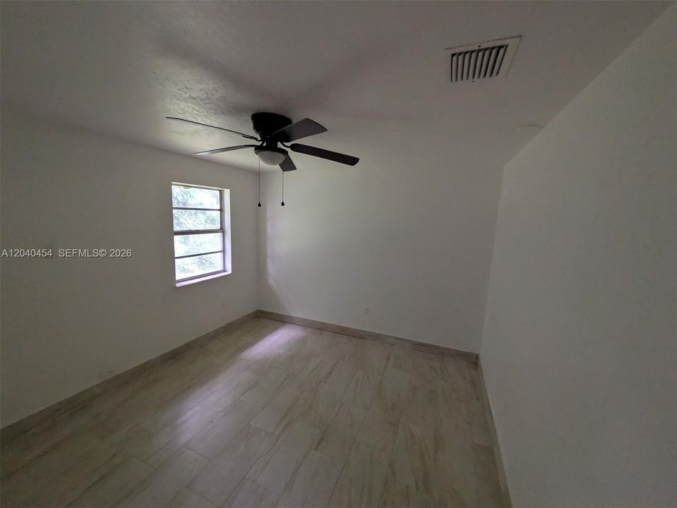 For Rent: $2,200 (2 beds, 1 baths, 1900 Square Feet)