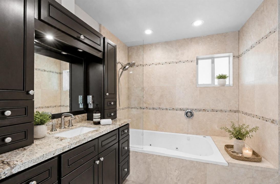 4100 NW 7th Street - Primary Bath