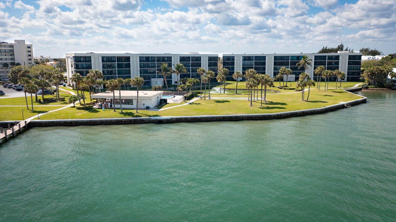 300 Intracoastal Place Apt 203-37