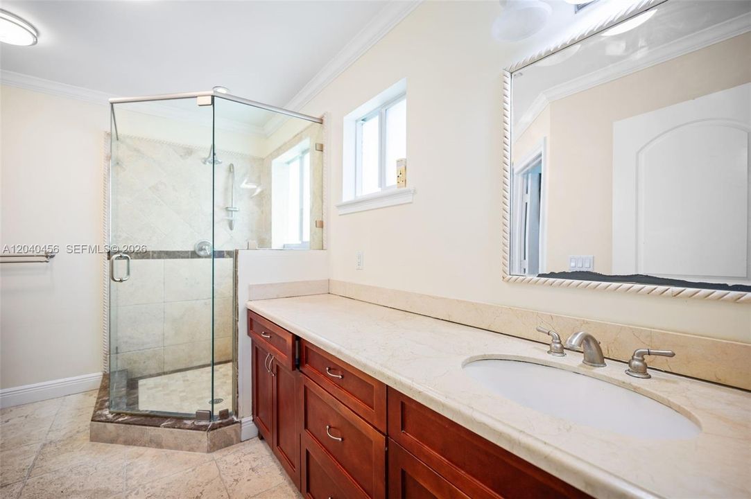 En Venta: $2,000,000 (5 camas, 3 baños, 1852 Pies cuadrados)