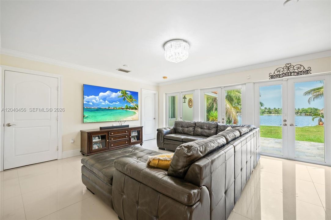 En Venta: $2,000,000 (5 camas, 3 baños, 1852 Pies cuadrados)