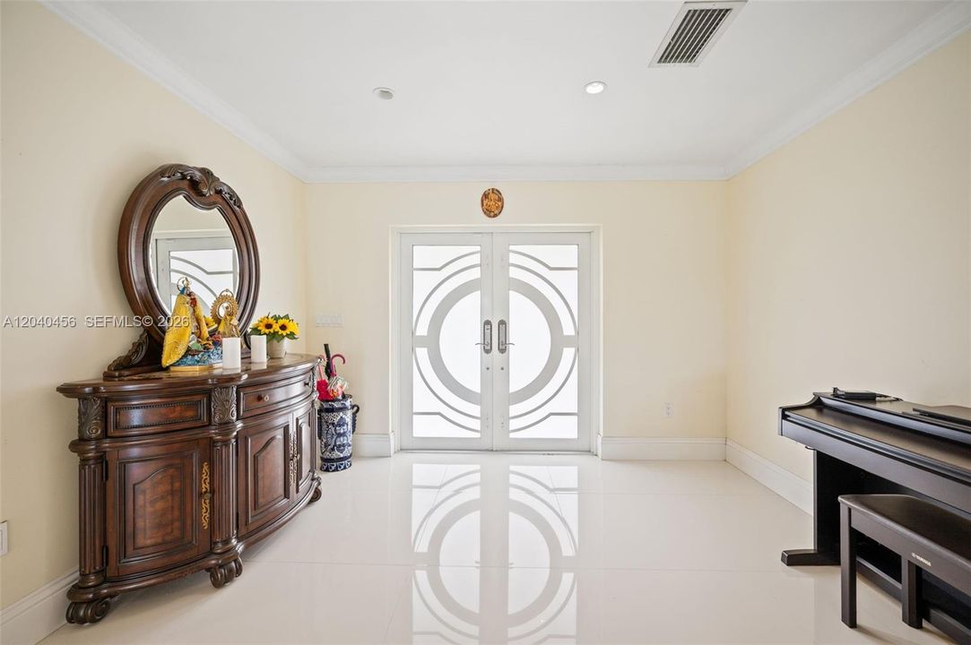 En Venta: $2,000,000 (5 camas, 3 baños, 1852 Pies cuadrados)